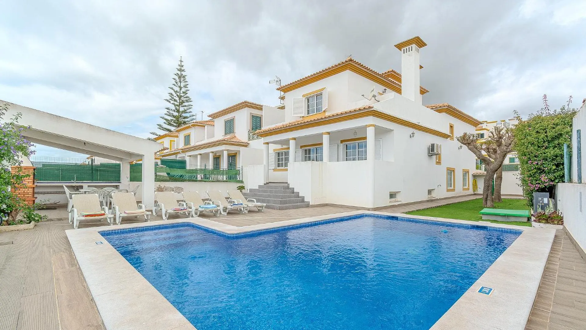 Villa Monica - Heated Pool - By Algarkasa location